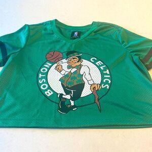 Boston Celtics nba large Jersey cropped super cute. So fun for games parties.